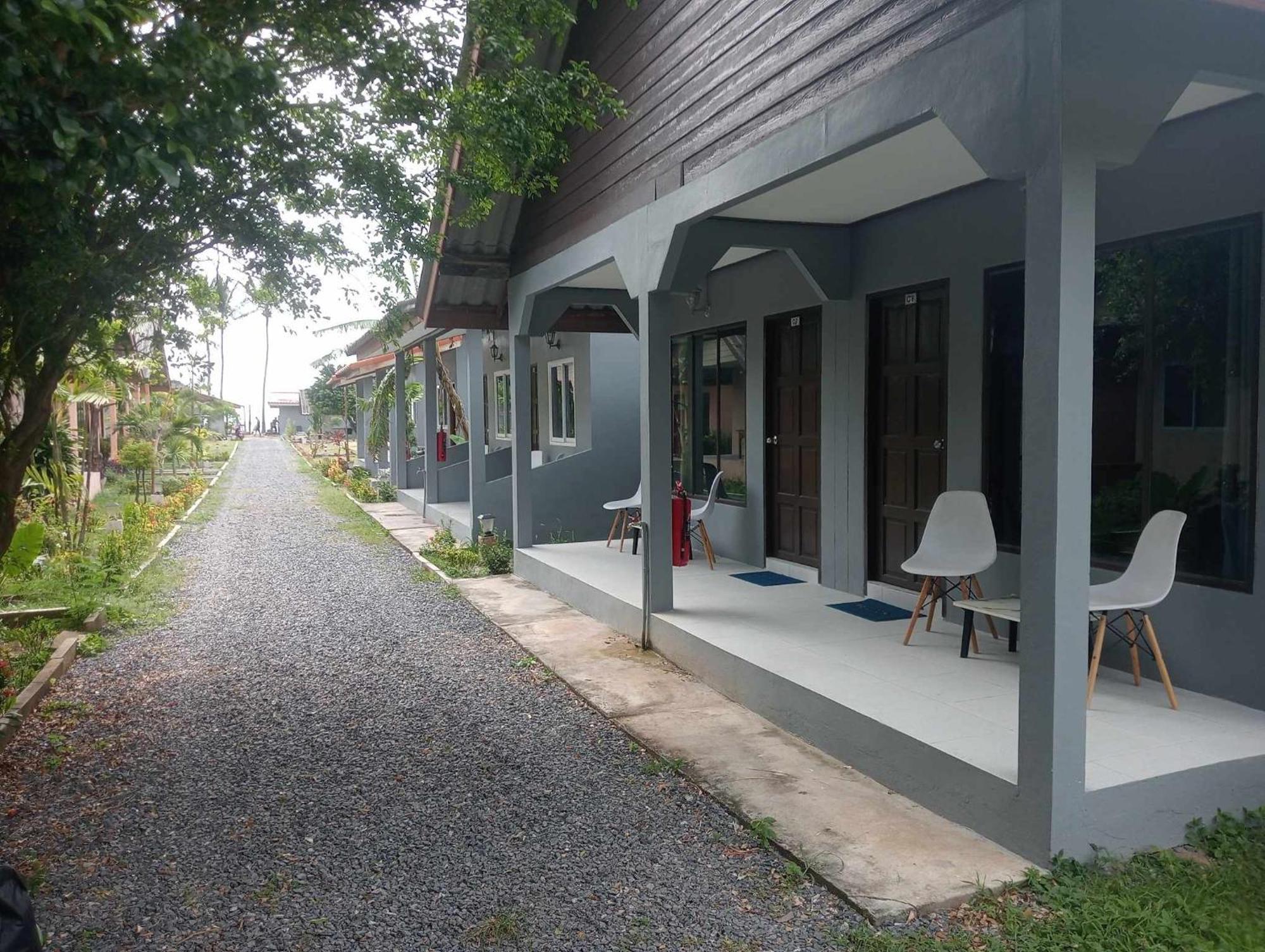 Scandinavian Beach Resort Ko Lanta Exterior foto